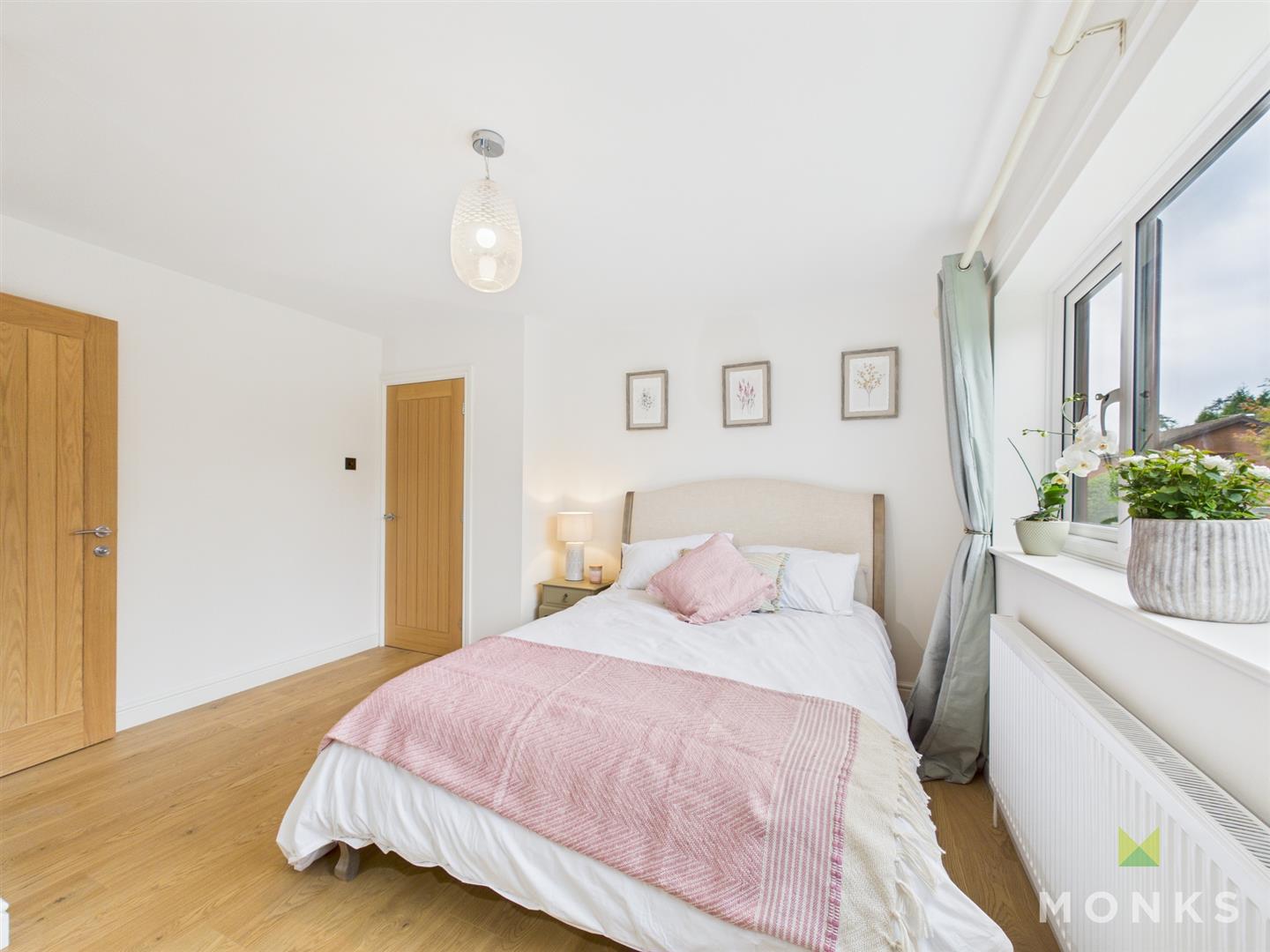 37 Llanforda Mead, Oswestry, SY11 1TS For Sale